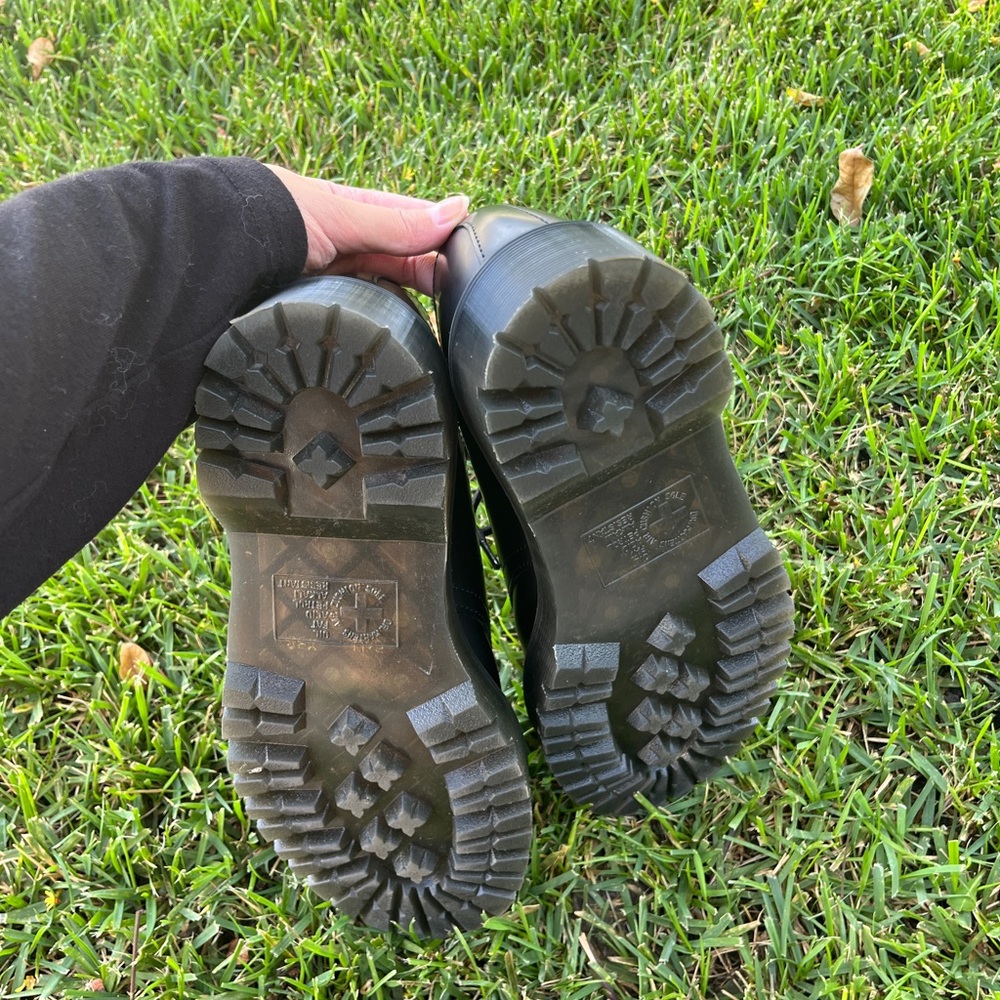 DR.MARTENS - Picture 2 of 3